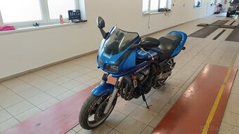 Yamaha FZS 600