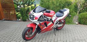 SUZUKI GSX-R 750W