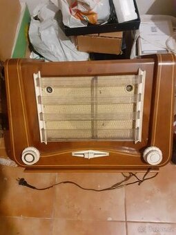 Retro radio MAJ