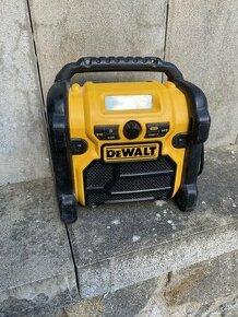 Rádio dewalt DCR019