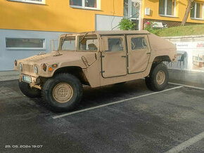 Humvee Hummer H1