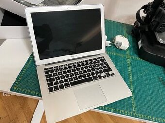 Macbook Air 13 palců, 2017, 512 GB SSD, 8 GB RAM, 1.8 GHz i5 - 1