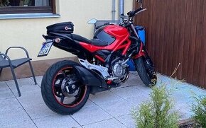 Suzuki SFV 650 Gladius, 8/2011, 22 tis.km, top stav