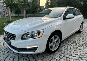 VOLVO V60 2.0D3 5VÁLCE AUTOMAT-NAVI-PDC-LED-SERVISKA-2014