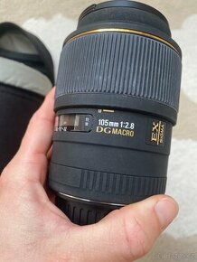 Sigma 105mm f/2.8 EX DG MACRO pro Canon