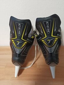 hokejové brusle CCM TACKS , vel.43