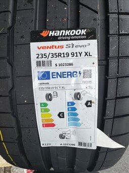 Zdravím prodám celou sadu Hankook Ventus S1 evo3 K127 235/35