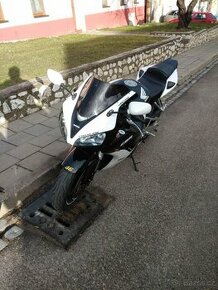 CBR 1000 RR - 1