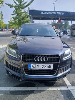 Audi Q7 - 1