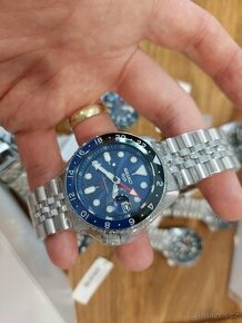 Seiko 5 GMT modro čierne