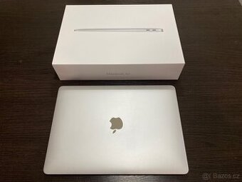 Apple MacBook Air 2018 (13“, i5, 8GB, 128GB)