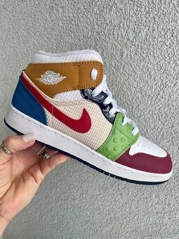 NIKE AIR JORDAN 1 MID SE MRM GS vel. 38,5 - Limitovaná Edice