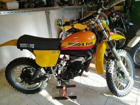 Suzuki RM 370 - 1