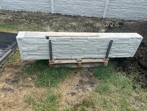 Betonový plot /desky a sloupky