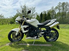 Triumph Street Triple 675