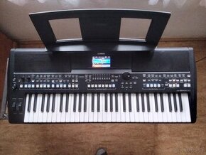 YAMAHA PSR SX 600