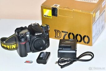 Nikon D7000 + příslušenství