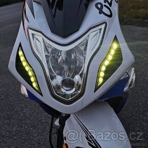 SKŮTR OZZY 125ccm ČR LED DENNÍ SVÍCENÍ TOP SERVIS - 1