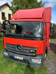 Obytný závodní speciál Mercedes Benz Atego 818