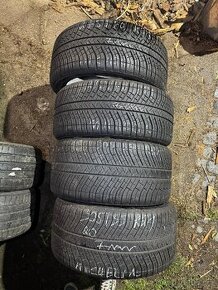 305/35 r21 Michelin.