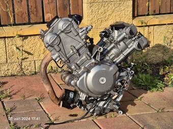 Motor SUZUKI V-STROM DL 650