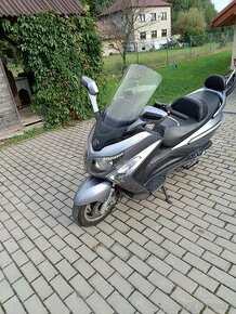 Skútr SYM GTS 125 evo