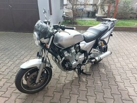 YAMAHA XJR 1300 - 1