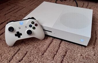 Xbox One S 1TB Bílý- 3 hry, velmi pěkný stav, komplet.