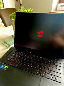 ASUS ROG Zephyrus M16 - 1