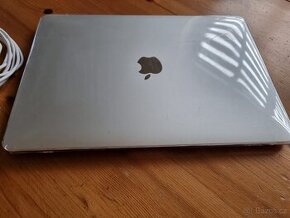 Apple MacBook Air 13,3 - 1