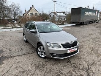 Octavia combi 3 2.0 tdi 110 kW elegance kůže xenon