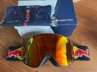 Red Bull bryle zrcadlove