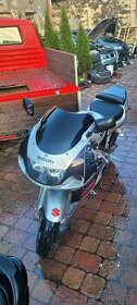 suzuki gsxr 600 srad - 1