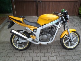 Moto HYOSUNG GT 125 COMET