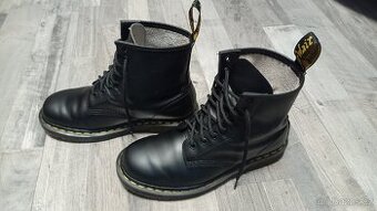 REZERVACE Dámské boty originál Dr.Martens vel.40