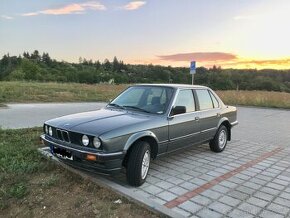 BMW e30