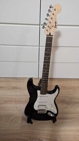 Fender Squier Bullet Strat HSS IL Black + příslušenství