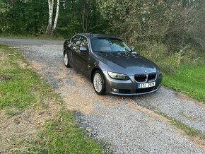 Bmw E92 325Xi 160kw 4x4 pěkný stav xenony