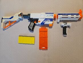 NERF Elite Retaliator + 12 šipek Accustrike