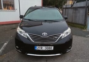 TOYOTA SIENNA XLE AWD LPG 2015 NOVÝ MODEL 7 míst