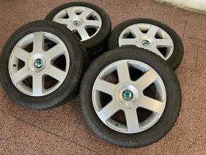 Originalní ALU kola Škoda 5x112 r16 zimní pneu 6mm - 1