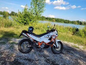 KTM 990 Adventure white