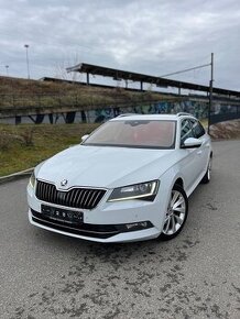 Škoda Superb 2017 rok