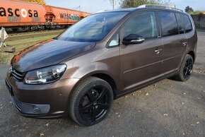 Volkswagen Touran 1,6 TDi DSG STYLE 1.MAJ.,TOP STAV