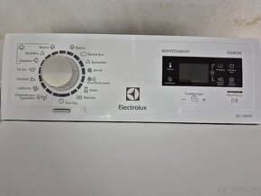 Pračka Electrolux vrchem plněná EWT1366HGW