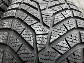 Sada zimních pneu SUV 255/45 R20 Yokohama