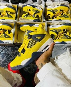 Jordan 4 Lightning Yellow - 1