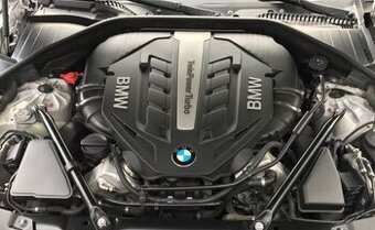 Prodám motor z BMW F01 750i drive 300kw N63B44A 140tis km