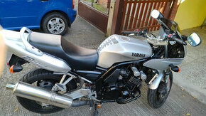 Yamaha Fazer 600