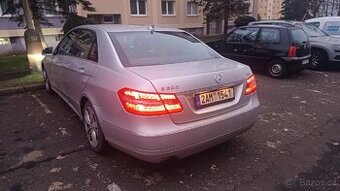 Mercedes Benz E200, automat